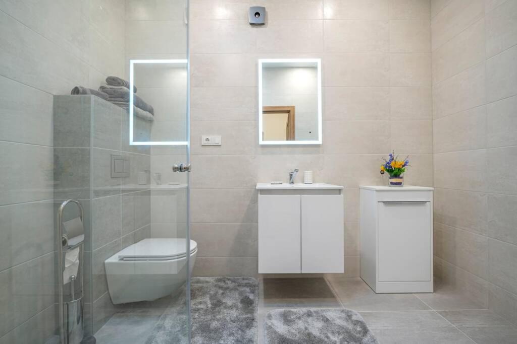 Homely Kreves Apartment By Polo Apartments Kaunas Exterior foto